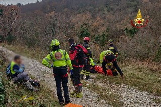 Montefortino - Escursionista cade in dirupo, recuperato dai vigili del fuoco